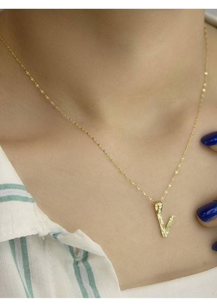 ZEYNEPLİ GOLD 14 Ayar Altın Küçük Füzyon V Harfli Kolye fiyatları