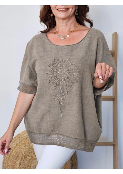 Kadın Büyük Beden Yuvarlak Yakalı Aplike Pullu Ayçiçeği Desenli 3/4 Kollu Oversize Bluz %100 Pamuk