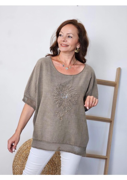Kadın Büyük Beden Yuvarlak Yakalı Aplike Pullu Ayçiçeği Desenli 3/4 Kollu Oversize Bluz %100 Pamuk modelleri
