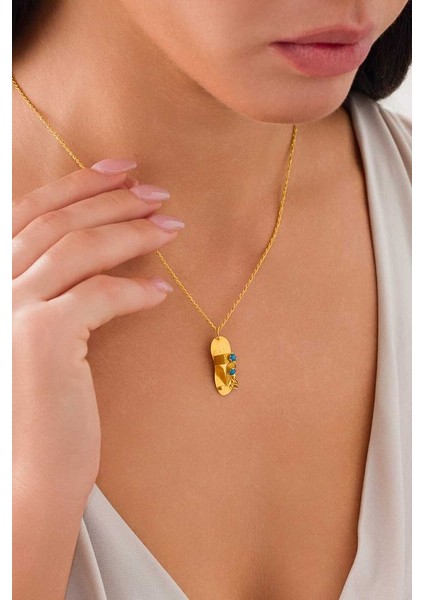 14 Ayar Altın Pabuç Figürlü Kolye