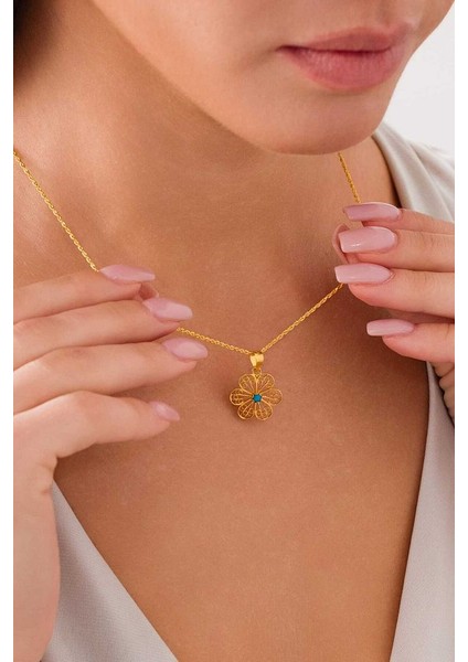 14 Ayar Altın Papatya Zümrüt Kolye