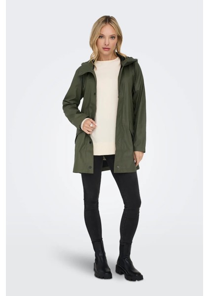Kadın Onlelısa Kapüşonlu Yağmurluk Mont 15261734 Haki