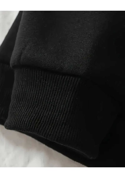 Mavi ve Beyaz Kurdeleler Baskılı Kapüşonlu Cepli Pamuklu Siyah Sweatshirt fırsatları