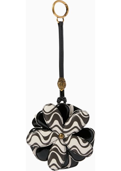 Flower Charm, Zarif Çiçek Tasarımlı Sentetik Lüks Aksesuar