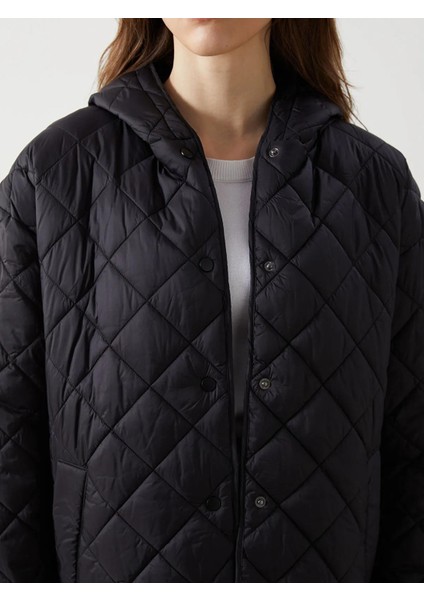 Kapüşonlu Kapitone Oversize Kadın Şişme Mont (W5) fiyatları