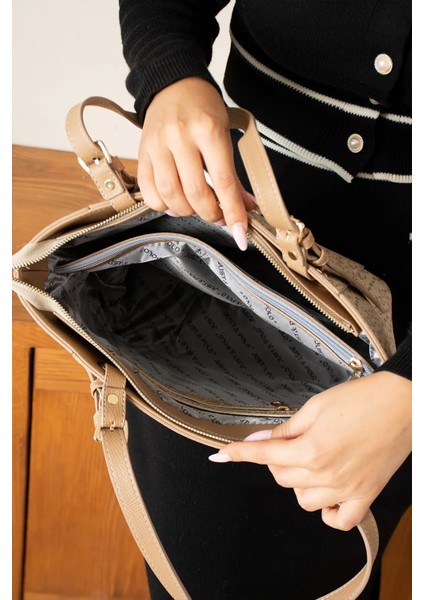 Kadın Büyük Boy Su Geçirmez El Çantası 232205MH modelleri