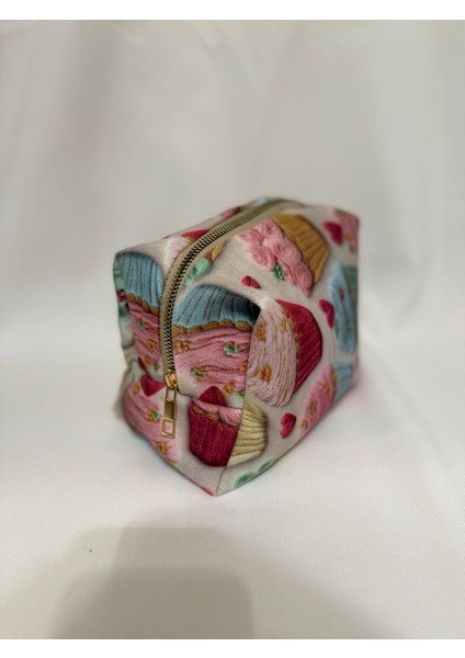 Cupcake Desenli Makyaj Çantası fiyatları