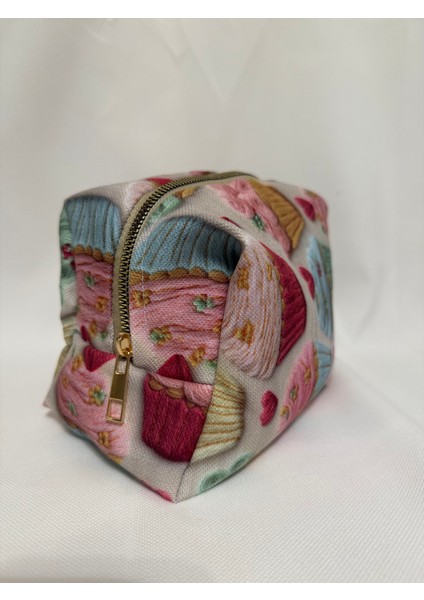 Cupcake Desenli Makyaj Çantası indirimleri