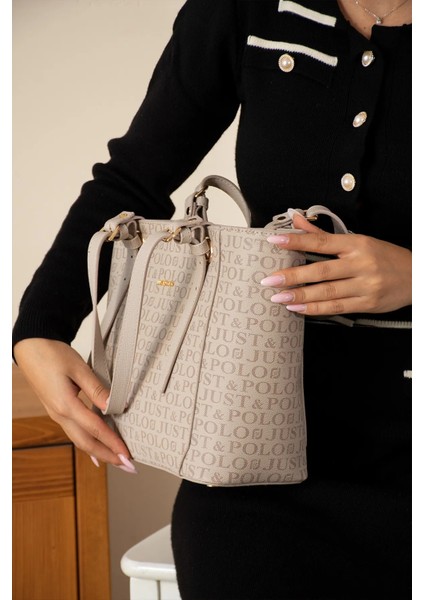 Kadın Büyük Boy Su Geçirmez El Çantası 232205MH fiyatları