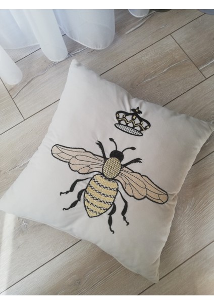 Queen Bee Detaylı Nakış Kırlent Kılıfı 2'li Set fiyatları