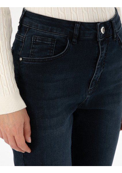 Kadın Koyu Mavi Straight Fit Jean Pantolon 50308408-VR032 indirimleri