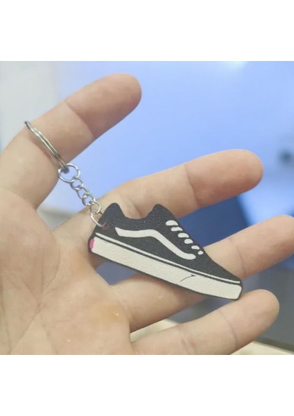 Vanz Siyah Beyaz Ayakkabı Sevimli Figür Karakter Anahtarlık