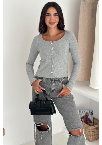 “soft Button” Bluz – Sade Şıklığın Gücü