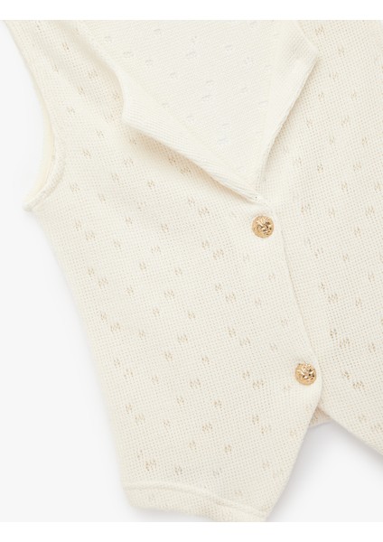 Düğmeli V Yaka Ajurlu Triko Yelek modelleri