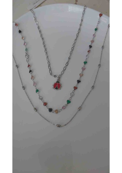 Üçlü Renkli Taşlı Kalp Detaylı Kolye Seti – Uğur Böcekli Zincir Kolye & Şık Tasarım -