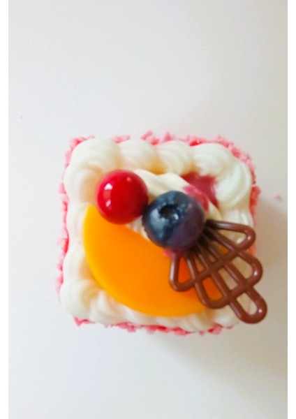 3D Pasta Tasarımlı Mutfak Buzdolabı Magneti Gerçekçi Detaylı Meyve ve Krema Motifli Dekoratif Magnet