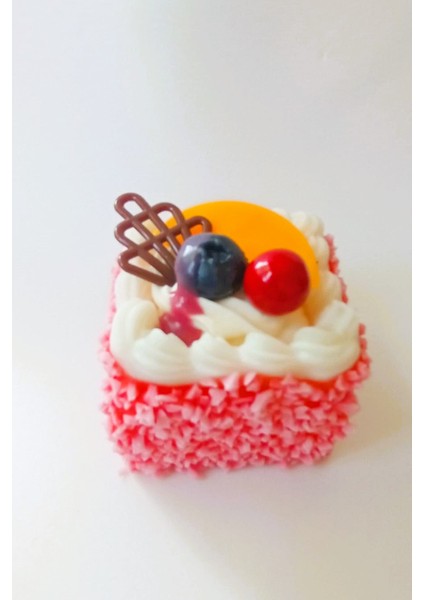 3D Pasta Tasarımlı Mutfak Buzdolabı Magneti Gerçekçi Detaylı Meyve ve Krema Motifli Dekoratif Magnet