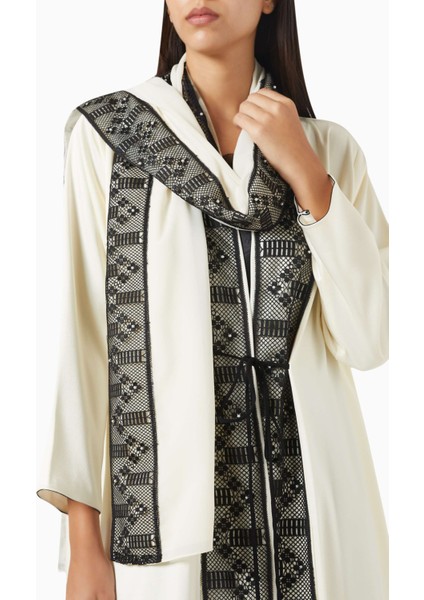 Şıklığı Yansıtan Kristal Aksesuarlarla Zenginleştirilmiş Kapüşonlu Abaya fırsatları