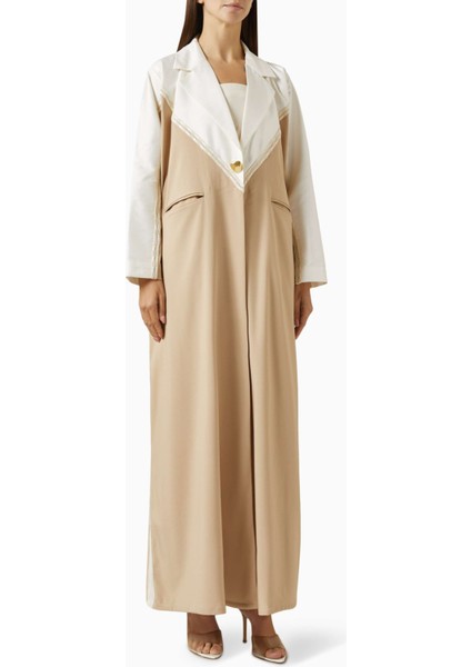 Zamansız Şıklık Sunan Modern Kesim Abaya ile Günlük Kombinlerinizi Tamamlayın