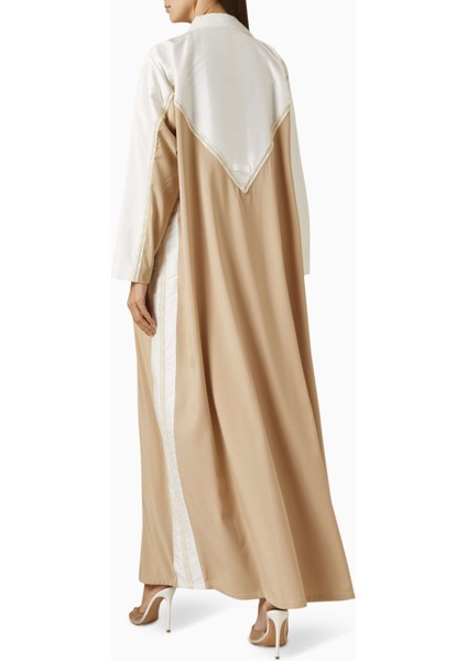 Zamansız Şıklık Sunan Modern Kesim Abaya ile Günlük Kombinlerinizi Tamamlayın modelleri