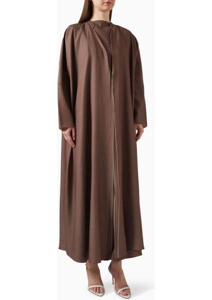 Şıklığı ve Zarafeti Yansıtan 3 Parça Abaya Seti ile Modest Moda Deneyimi