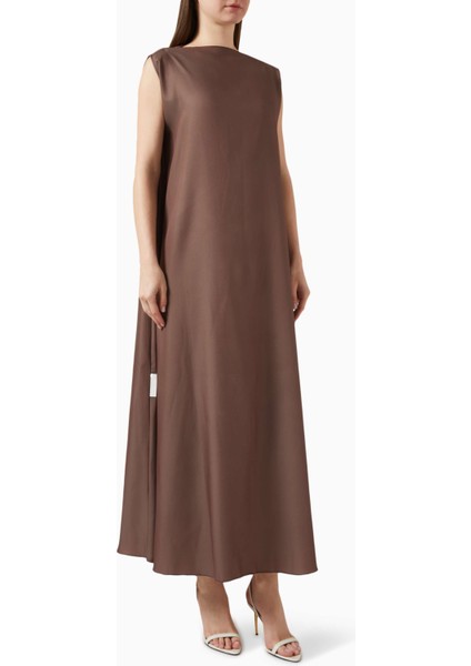 Şıklığı ve Zarafeti Yansıtan 3 Parça Abaya Seti ile Modest Moda Deneyimi