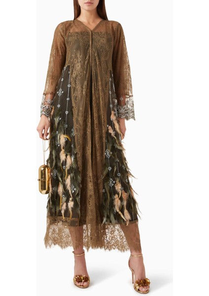 Şık Tüy ve Püskül Detaylı Abaya ile Rahat ve Zarif Görünüm fiyatları