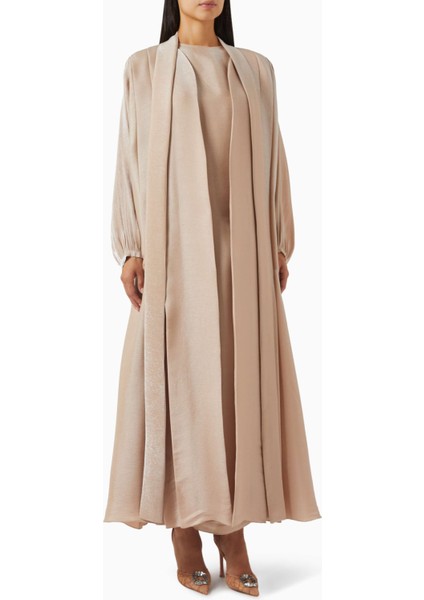 Şık 3 Parça Abaya Takımı Modern Elegans ile Konforu Birleştiriyor