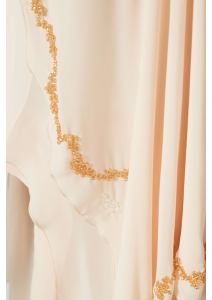 Etkileyici Dantel Detaylı Şifon Elbise ile Şık ve Zarif Görünüm fırsatları