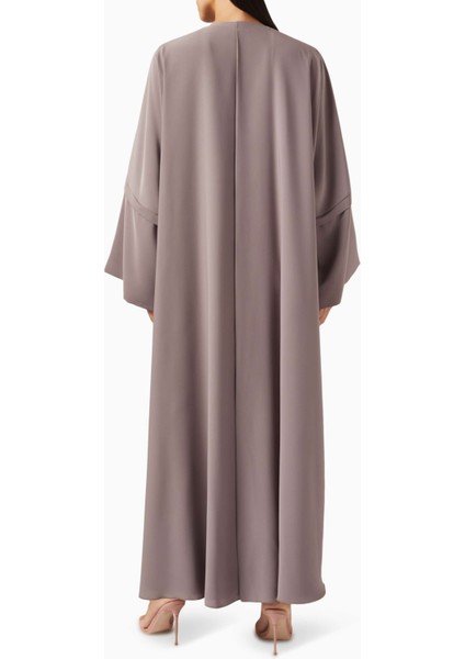 Şıklığın Zirvesinde Üç Parça Abaya Seti Konforlu Kumaş ve Modern Tasarım ile modelleri