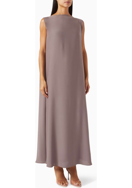 Şıklığın Zirvesinde Üç Parça Abaya Seti Konforlu Kumaş ve Modern Tasarım ile