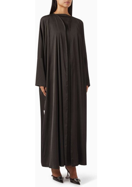 Şık ve Zarif 3 Parça Abaya Seti ile Modest Moda Deneyimi