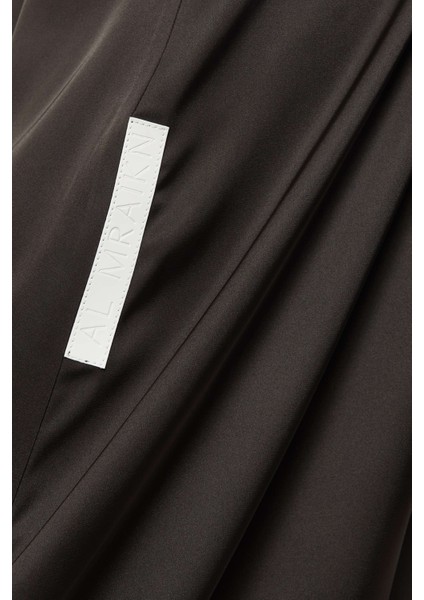 Şık ve Zarif 3 Parça Abaya Seti ile Modest Moda Deneyimi fırsatları