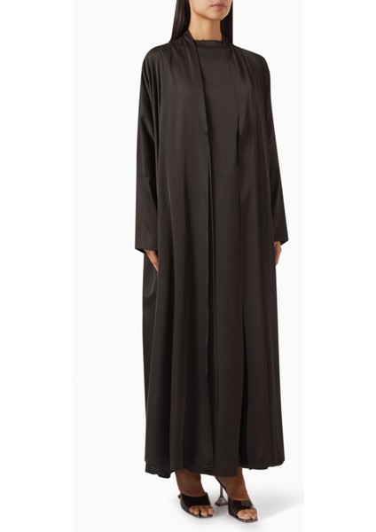 Şıklığı Yansıtan 3 Parça Abaya Seti Modern Moda ve Zarafet Için Ideal Seçim