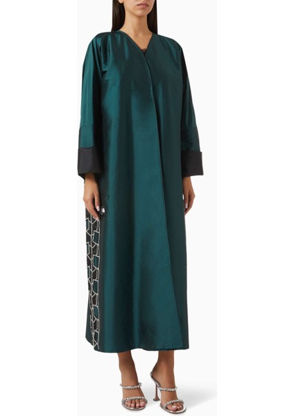 Şık Kristal Süslemeli Taffeta Abaya ve Şeila ile Konforlu Zarafet