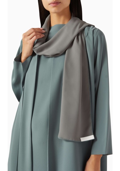 Şık 3 Parça Abaya Seti ile Modest Giyimde Zarafeti Yakalayın indirimleri