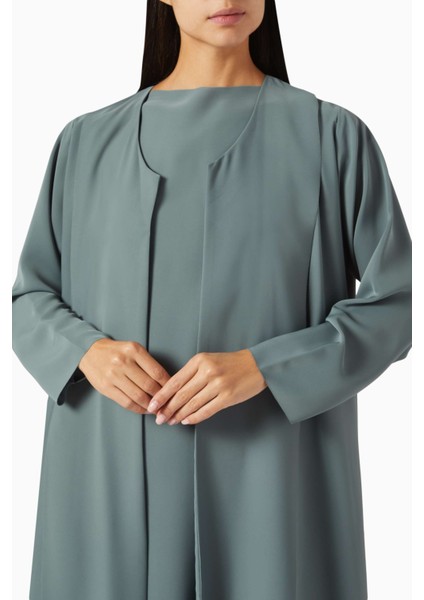 Şık 3 Parça Abaya Seti ile Modest Giyimde Zarafeti Yakalayın