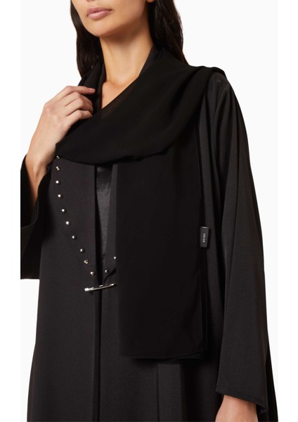 Zarif Detaylı Abaya Özgün Tasarımıyla Şıklığı ve Rahatlığı Bir Arada Sunuyor