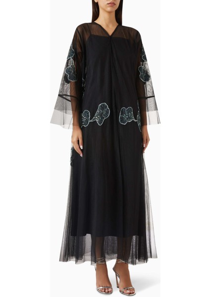 El Yapımı Tül Abaya ve Uyumu Sheila ile Her Ortama Uygun Şıklık ve Konfor