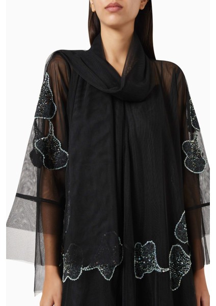 El Yapımı Tül Abaya ve Uyumu Sheila ile Her Ortama Uygun Şıklık ve Konfor fırsatları