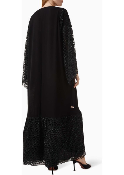Zarif Dantel Işlemeli Abaya Çift Chiffon Moda Parçası Şık Taş Detaylı ve Ön Düğmeli modelleri