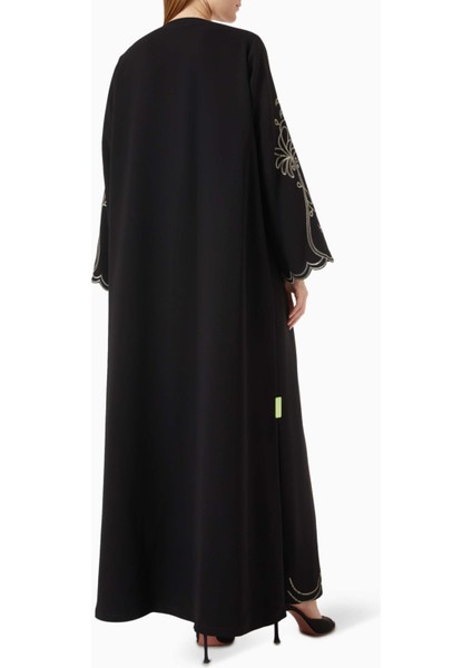 Şık Işlemeli Abaya Konforlu Siluet ve Modern Tasarım ile Öne Çıkıyor modelleri