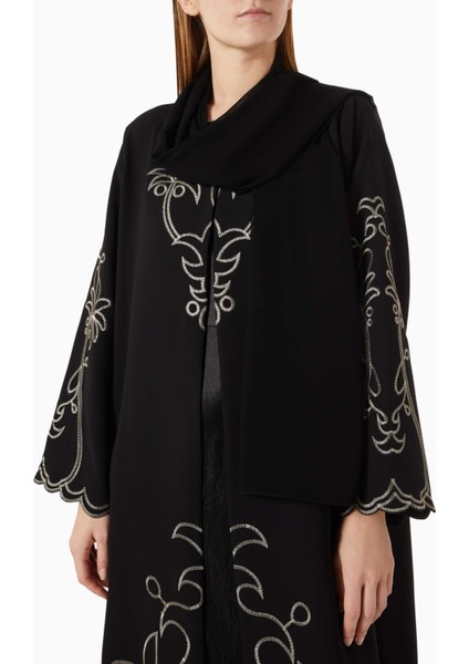 Şık Işlemeli Abaya Konforlu Siluet ve Modern Tasarım ile Öne Çıkıyor fırsatları