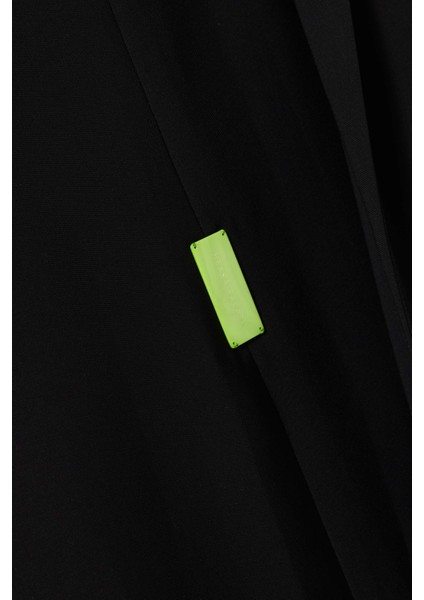 Konforlu Eşsiz Işlemeli Abaya Modern Tasarım ve Şıklığın Buluşma Noktası