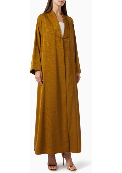 Şık Çiçek Desenli Abaya Konfor ve Zerafeti Bir Arada Sunuyor