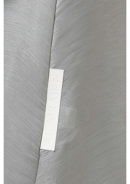 Şık Katmanlı Abaya Seti Ile Zarif Görünüm Elde Edin