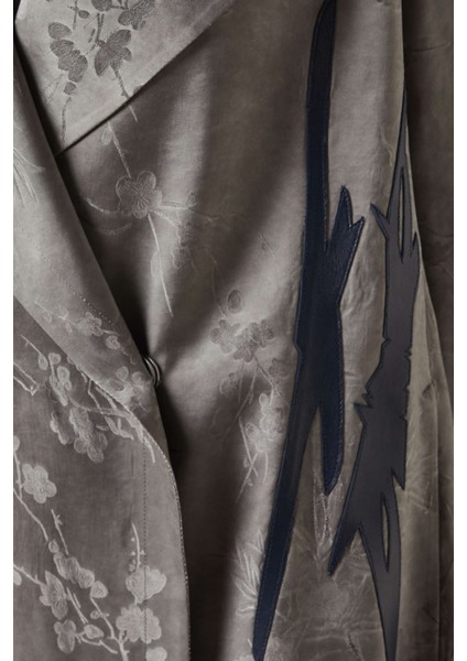 Şık Nakışlı Abiye Kaban Rahat ve Fonksiyonel Tasarım ile Günlük Şıklık Için Ideal fırsatları