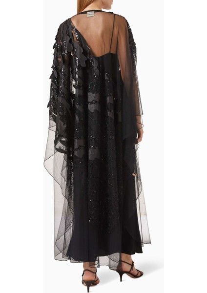 Şık Pul Işlemeli Tül Abaya ve Uyumlu Şila ile Zarif ve Rahat Şıklık modelleri