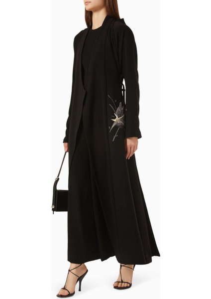 Şık Işlemeli Abaya Rahat ve Kullanışlı Tasarım ile Hareket Özgürlüğü Sunar fiyatları