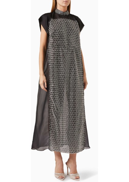 Sıcak Yaz Günleri Için Ince Tül Abaya Seti ile Şık ve Rahat Giyinme Seçenekleri fırsatları